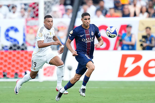 Cuộc đối đầu giữa Mbappe và Hakimi có thể định đoạt trận tứ kết World Cup. Ảnh: Getty Images