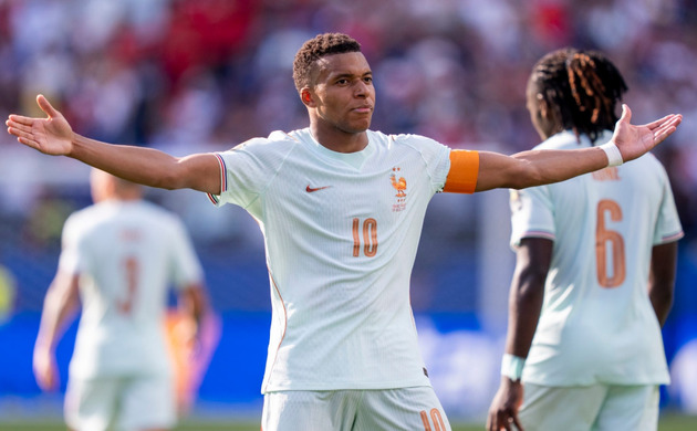 Mbappe có cơ hội chinh phục kỷ lục của cố danh thủ Fontaine. Ảnh: Getty.