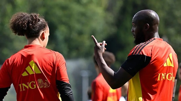 Lukaku giờ đóng vai trò chỗ dựa tinh thần cho các cầu thủ trẻ. (BBC)