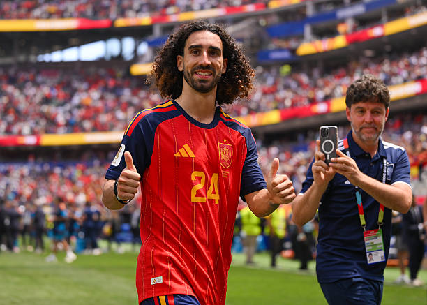Marc Cucurella - 6.7 điểm: Luôn chớp thời cơ dâng cao, bám biên tốt để kéo giãn cự ly đội hình đối phương. Hầu như không chịu áp lực phòng ngự đáng kể nào bên hành lang trái. Ảnh: Getty Images.