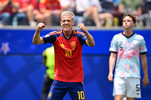 Dani Olmo - 6.9 điểm: Khởi đầu đầy hứa hẹn nhưng dần đuối sức và tỏ ra kém hiệu quả ở nửa sau trận đấu. Thiếu đi tính chính xác và sự sắc bén ở những pha xử lý quyết định. Ảnh: Getty Images.