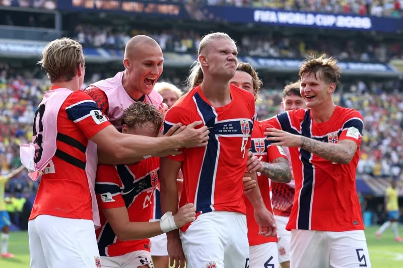 Ảnh bài viết Carragher so sánh tài năng của Kane và Haaland