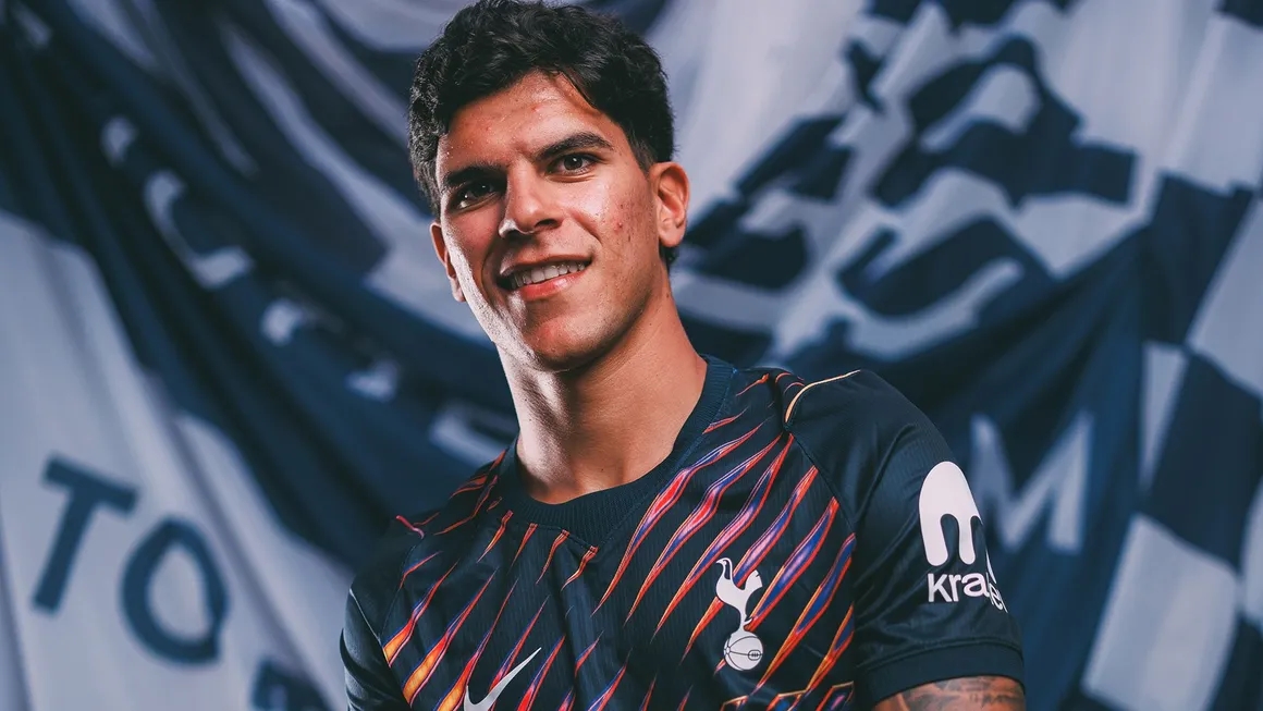 Mateus Fernandes được kỳ vọng sẽ giúp nâng cấp hàng tiền vệ Tottenham. Ảnh: Tottenham Hotspur FC.