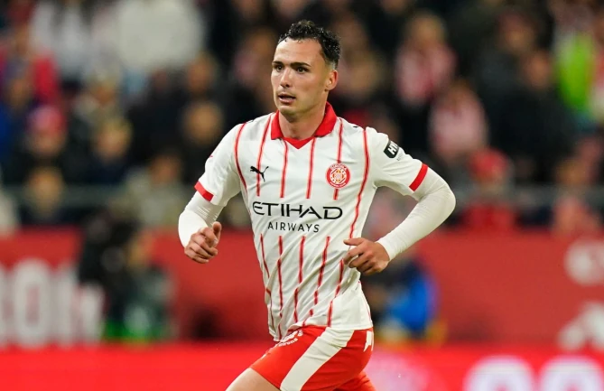 Arnau Martinez là chữ ký đáng cân nhắc với Liverpool. Ảnh: Icon Sport.