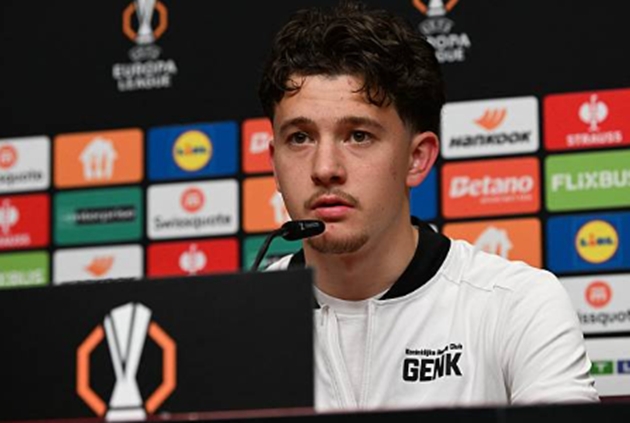 Dortmund theo đuổi Konstantinos Karetsas. (Ảnh: Getty Images)
