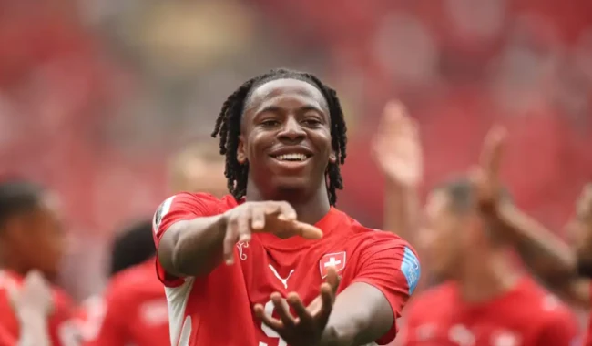 Ảnh bài viết Aston Villa sắp nẫng tay trên Newcastle vụ Johan Manzambi