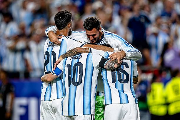 Argentina bị vắt kiệt sức trước khi vào bán kết. Ảnh: Getty Images.