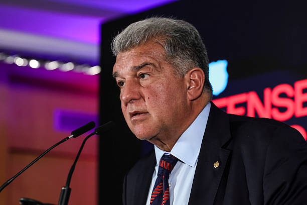 Joan Laporta tiết lộ thông tin về thương vụ Julian Alvarez. Ảnh: Getty Images