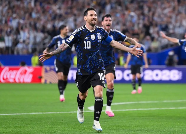 Ảnh bài viết Argentina xin FIFA đổi màu áo ở bán kết World Cup gặp ĐT Anh