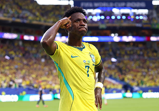 Ảnh bài viết Romano hé lộ khúc mắc trên bàn đàm phán giữa Vinicius và Real Madrid