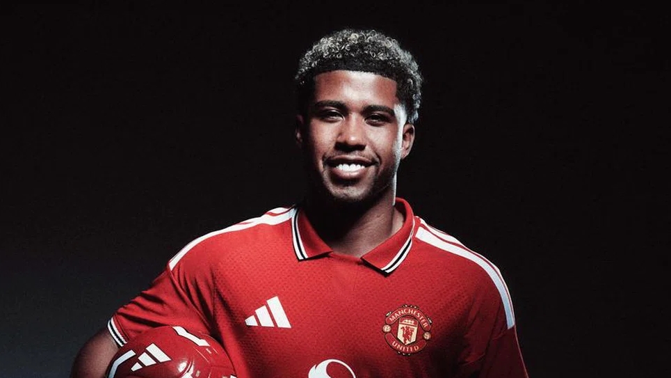 Andrey Santos chính thức cập bến Manchester United. Ảnh: Manchester United FC.