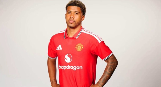 Man Utd chính thức hoàn tất chiêu mộ Santos. (Ảnh: Trang chủ Man Utd)