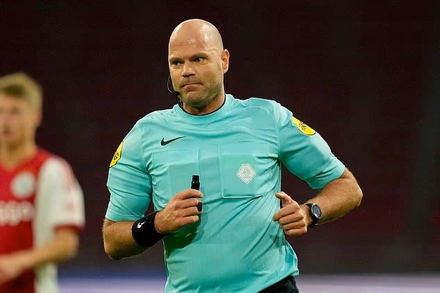 Ảnh bài viết Trọng tài Hà Lan đột ngột qua đời vài tuần sau khi bị loại khỏi World Cup