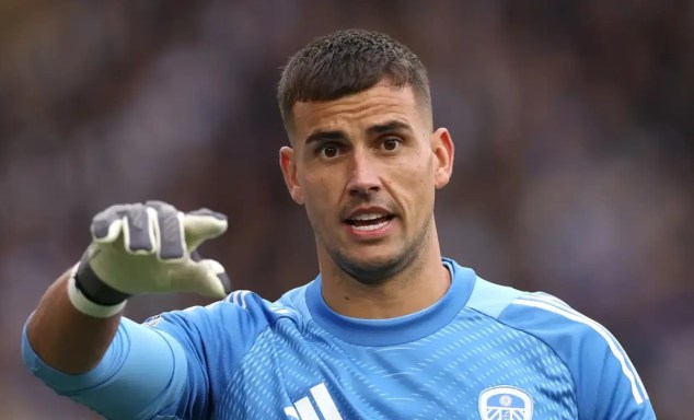 Bayindir và Vitek nhiều khả năng sẽ rời Old Trafford sau sự xuất hiện của Darlow. Ảnh: Getty Images.