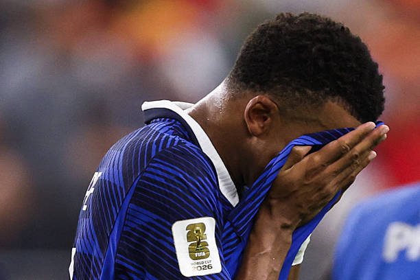 Kylian Mbappe (5.9): Bị phong tỏa chặt chẽ, chỉ có duy nhất một cơ hội dứt điểm rõ rệt nhưng không thể tạo nên sự khác biệt. Ảnh: Getty Images

Ousmane Dembele (6.1): Thiếu sự chính xác trong các pha xử lý cuối cùng và hoàn toàn bất lực trong việc xuyên phá hàng phòng ngự đối phương. Ảnh: Getty Images

Chấm điểm tuyển Pháp. Ảnh: Bongda.com.vn.