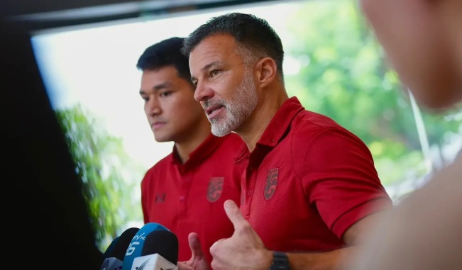 HLV Anthony Hudson đánh giá cao đội tuyển Việt Nam. Ảnh: Thairath.