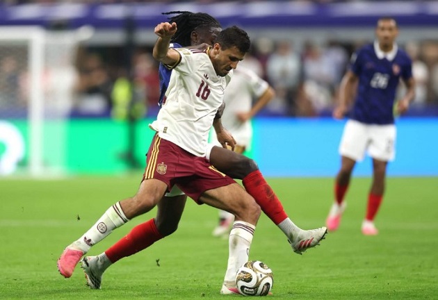 Rodri đọc trận đấu quá tốt. Ảnh: Getty.
