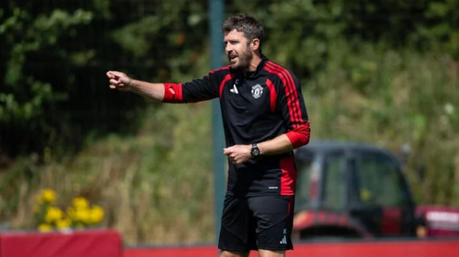 Carrick đúng khi theo đuổi lối chơi kiểm soát bóng. Ảnh: Getty Images.