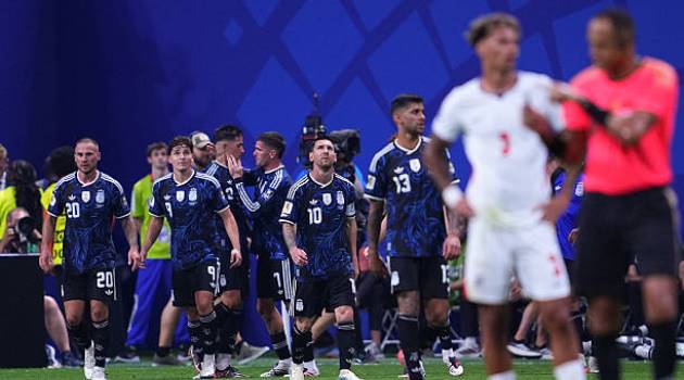 Argentina chứng tỏ bản lĩnh trước Anh. Ảnh: Getty Images.