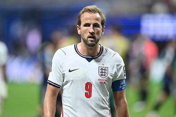 Harry Kane (6.5): Anh có phần "đóng góp" vào bàn thua quyết định khi chính đường chuyền hỏng của anh đã tạo cơ hội cho Nico Tagliafico phản công. Đây thực sự là một đêm thi đấu mờ nhạt đối với ngôi sao số một của đội tuyển Anh khi anh gần như không có cơ hội ghi bàn rõ rệt nào. Ảnh: Getty Images

Anthony Gordon (7.6): Anh hoạt động không ngừng nghỉ bên cánh trái và được đền đáp bằng bàn thắng quan trọng sau một pha đột phá tuyệt vời vượt qua Nahuel Molina, trước khi rời sân ở phút 68. Ảnh: Getty Images

Chấm điểm tuyển Anh. Ảnh: Bongda.com.vn