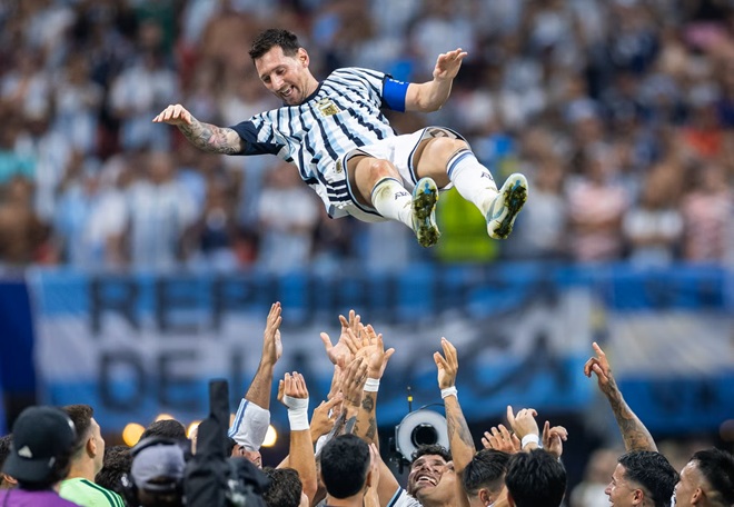 Người dân Bangladesh hâm mộ cuồng nhiệt tuyển Argentina. Ảnh: Getty.
