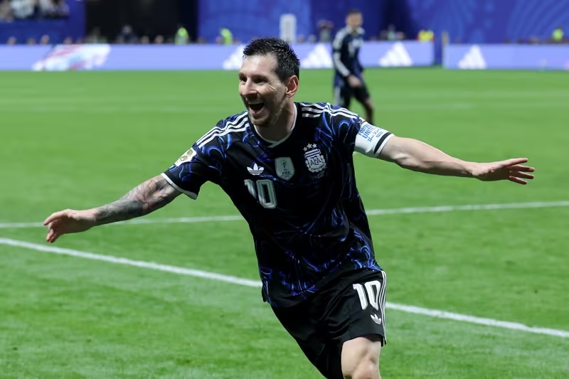 Lionel Messi tỏa sáng đưa Argentina vào chung kết World Cup 2026. Ảnh: FIFA.com.