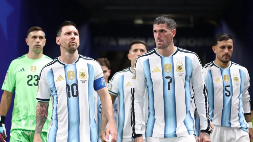 Sai lầm của tuyển Anh mở ra cơ hội để Argentina ngược dòng. Ảnh: Getty Images.