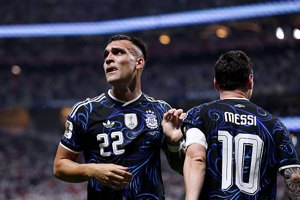 Martinez vừa sắm vai người hùng của Argentina. Ảnh: Getty Images.