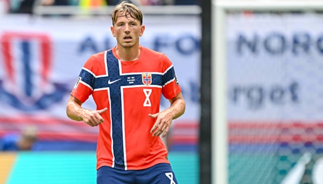 Sander Berge là phương án thực dụng dành cho Man United. (Ảnh: Getty Images)