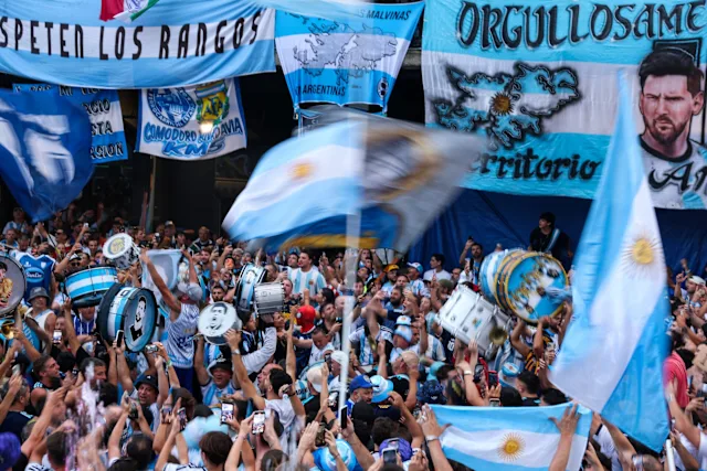 Buenos Aires ngập tràn tiếng hát sau tấm vé chung kết. Ảnh: Getty Images.