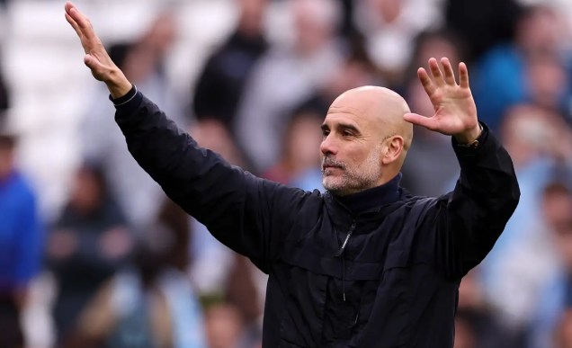 Pep từng từ chối ĐT Anh để gia hạn với Man City. Ảnh: Getty.