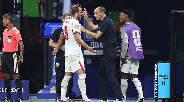 Ảnh bài viết Donald Trump không hài lòng khi Tuchel bắt Kane đá phòng ngự