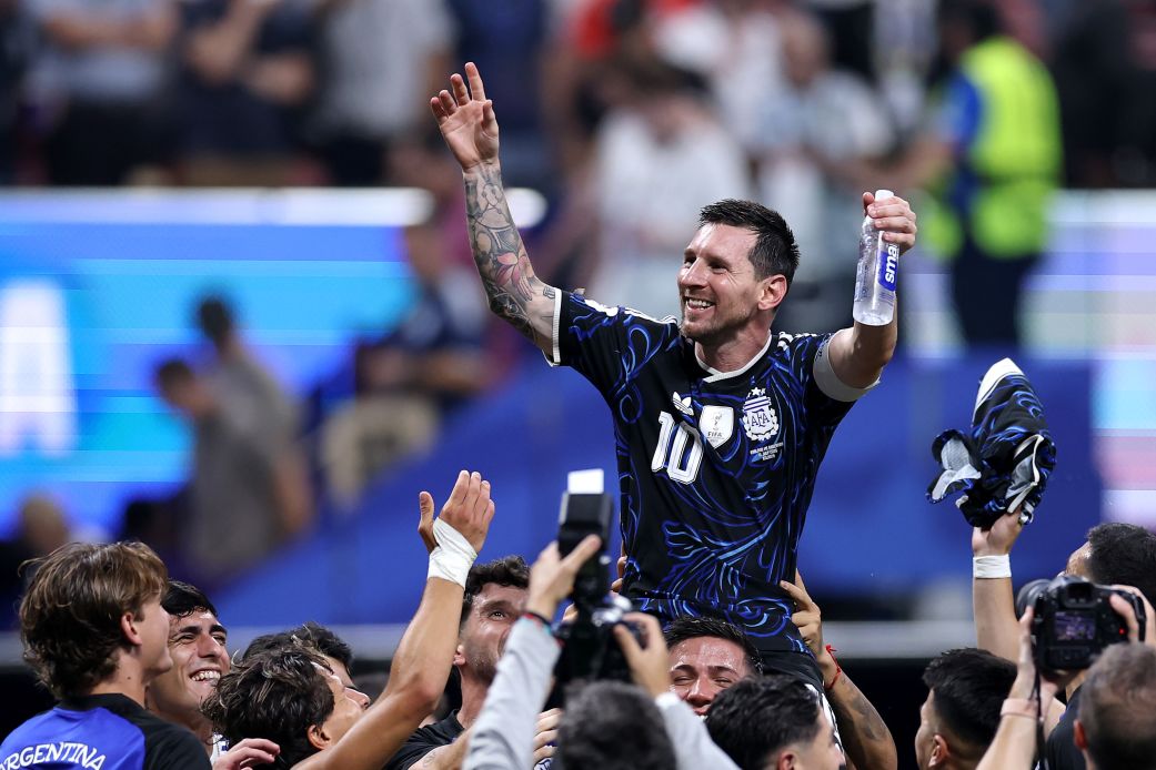 Ảnh bài viết Argentina trọn vẹn ôm lấy Messi sau hai thập kỷ chờ đợi