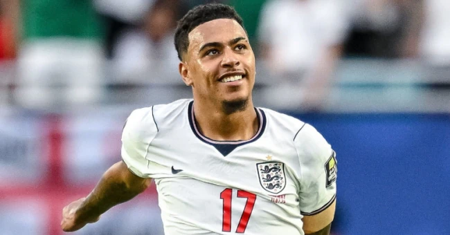 Ảnh bài viết Tin đồn chuyển nhượng sáng 18/7: Arsenal sẵn sàng bạo chi vì Rogers; MU săn đón Neco Williams
