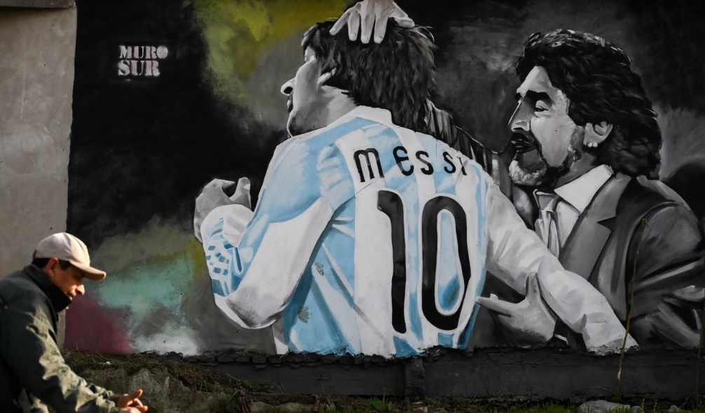 Messi đã vượt qua người thầy vĩ đại của mình. Ảnh: Getty Images.