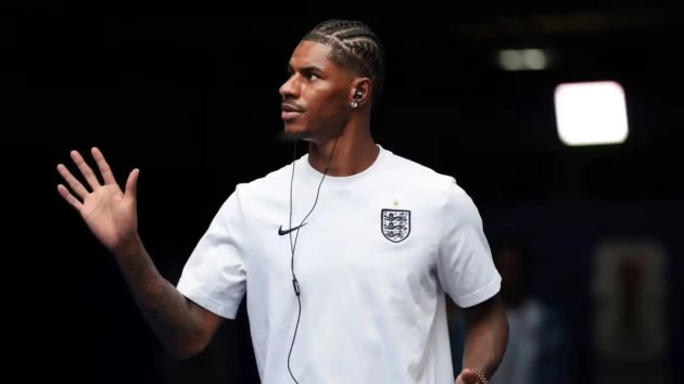 Rashford có khả năng tiếp tục khoác áo MU thay vì ra đi. Ảnh: Getty.