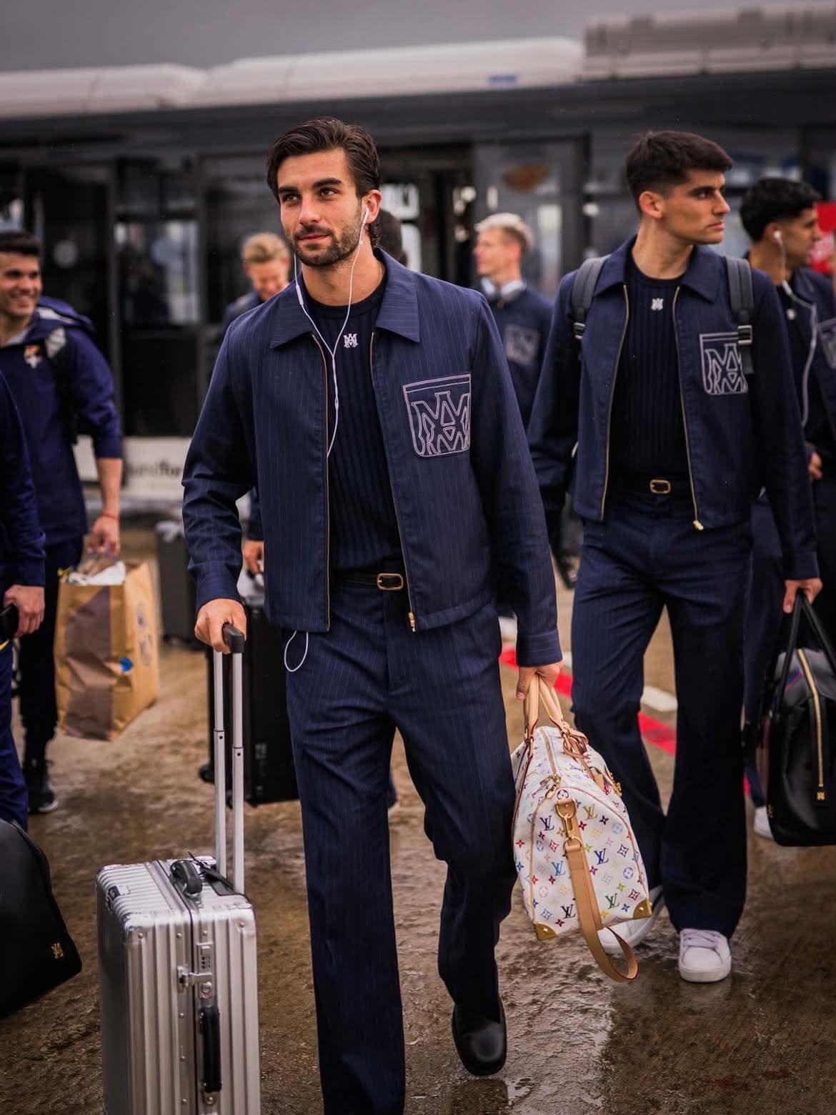 Kiểu tóc mới tạo nên diện mạo trưởng thành đầy nam tính. Ảnh: Torres Instagram.