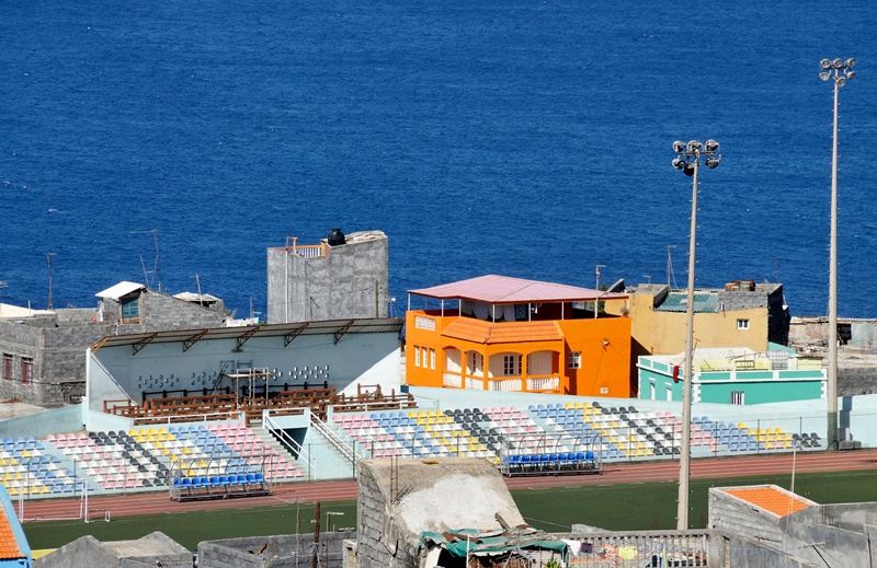 Sân tập đơn sơ, điều kiện phát triển còn hạn chế không thể ngăn đội tuyển Cape Verde viết nên câu chuyện thần kỳ ở đấu trường bóng đá danh giá nhất hành tinh. Ảnh: iStock.