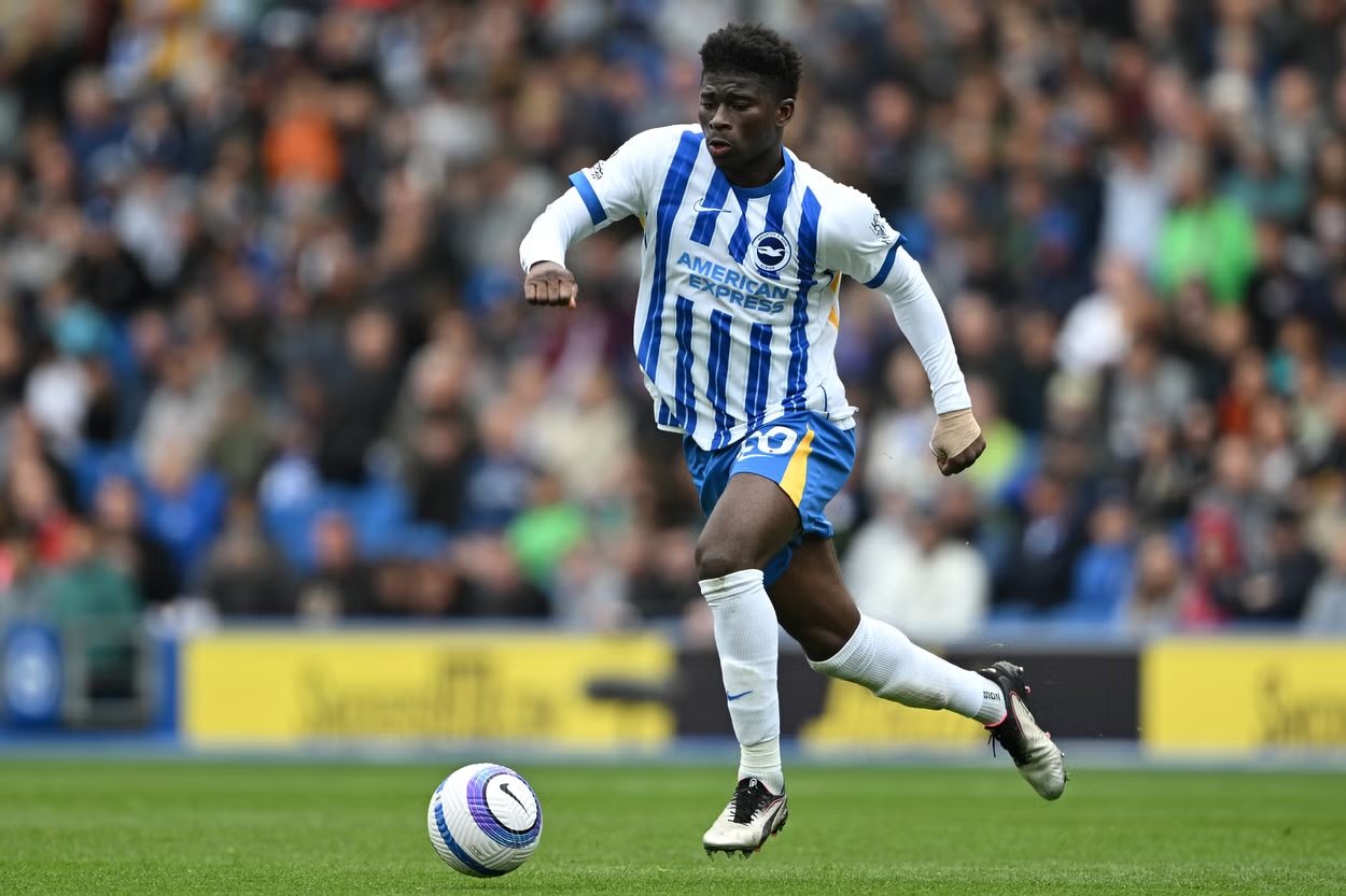 Man Utd cân nhắc ngừng theo đuổi Carlos Baleba. Ảnh: Getty Images.