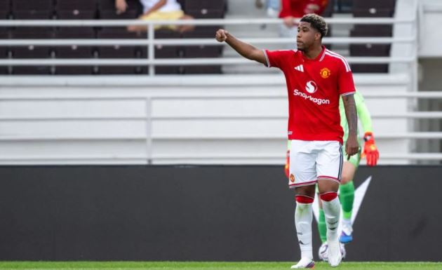 Santos là bổ sung hữu ích cho hàng tiền vệ MU. Ảnh: Getty Images.