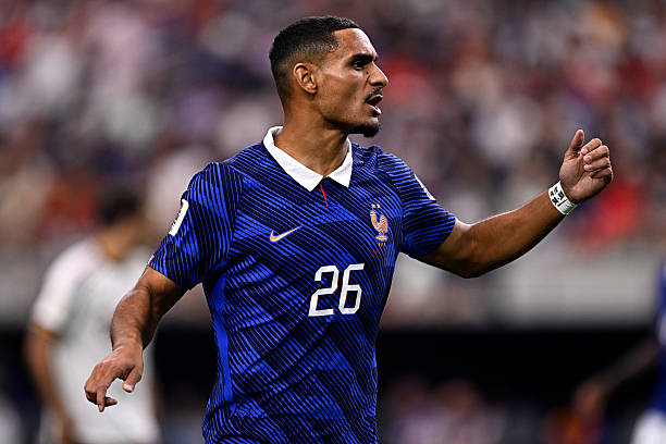 Maxence Lacroix nhận được quan tâm từ Chelsea. Ảnh: Getty Images