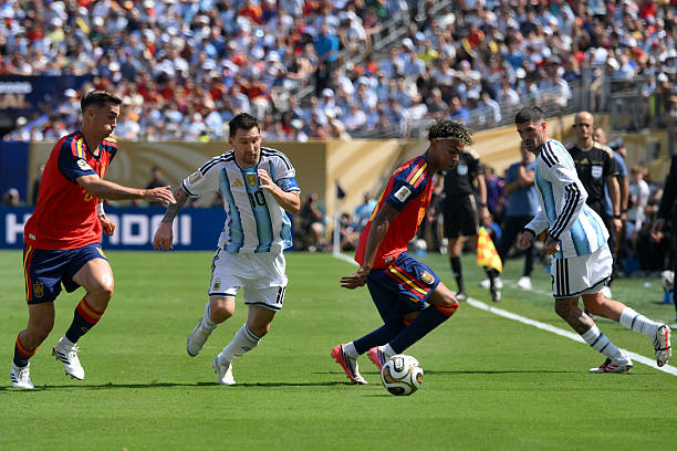 Ảnh bài viết Tây Ban Nha 0-0 Argentina: Enzo Fernandez nhận thẻ đỏ
