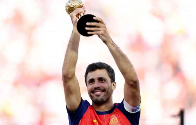 Ảnh bài viết Rodri đoạt Quả bóng vàng World Cup, Tây Ban Nha thống trị giải thưởng cá nhân