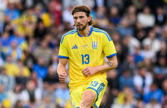 Ảnh bài viết Andoni Iraola muốn đưa hậu vệ Zabarnyi về Liverpool