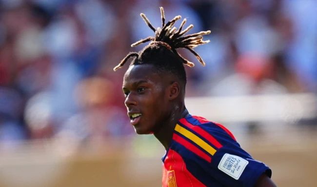 Ảnh bài viết Tin đồn chuyển nhượng sáng 21/7: Arsenal quan tâm Nico Williams; Barca đàm phán tương lai của Ferran Torres
