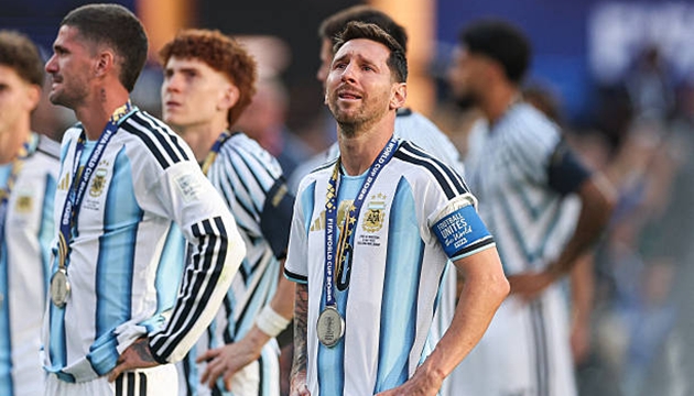Messi khóc sau thất bại cay đắng trước người Tây Ban Nha. Ảnh: Getty.