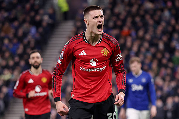 Ảnh bài viết Man Utd dường như đã quên nhiệm vụ cấp bách trên TTCN
