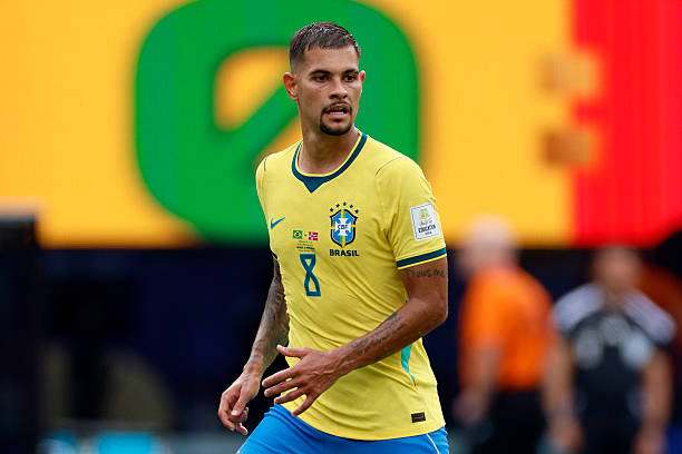 Arsenal nên bạo chi vì Bruno Guimaraes. Ảnh: Getty Images