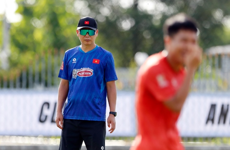 HLV Kim Sang Sik đã lên kế hoạch rõ ràng để chuẩn bị cho hành trình bảo vệ ngôi vương ASEAN Cup. Ảnh: VFF.