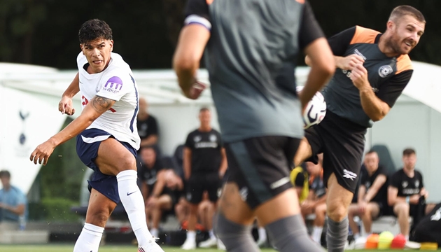 Mateus Fernandes lập siêu phẩm ngày ra mắt Tottenham. (Ảnh: Tottenham Hotspur)